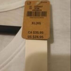 Short sleeve perfect tshirt Victoria Secret Pink. Brand new.